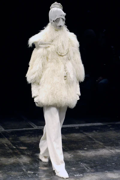 Look 7